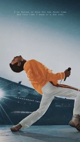 Freddie Mercury Обои на телефон мужчина в форме карате