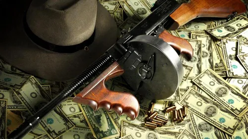 Лицо Со Шрамом Обои на телефон пистолет, лежащий на деньгах
