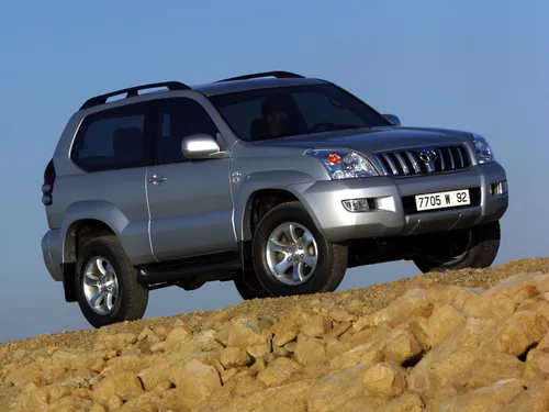 Toyota Land Cruiser 200 Обои на телефон автомобиль, движущийся по скалистой местности