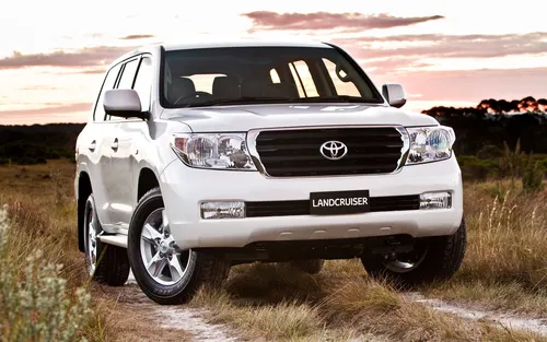 Toyota Land Cruiser 200 Обои на телефон в хорошем качестве