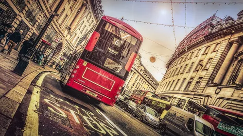 Лондон Обои на телефон автобус едет по улице