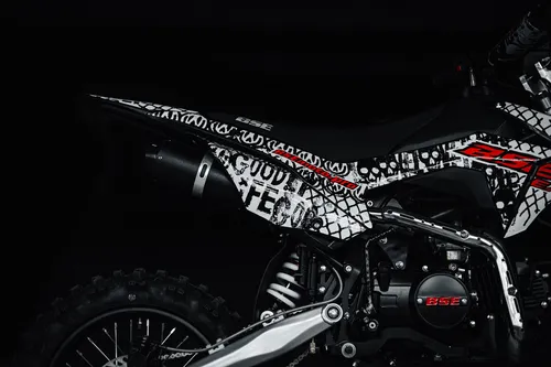 Питбайк Обои на телефон черный мотоцикл с белым логотипом