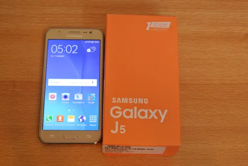 Самсунг J5 Обои на телефон коробка и мобильный телефон