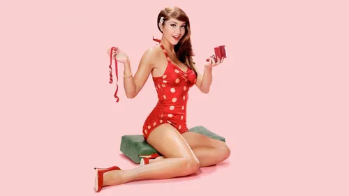 Мэри Элизабет Уинстед, Пин Ап Обои на телефон женщина в красном платье с красной чашкой и красным телефоном