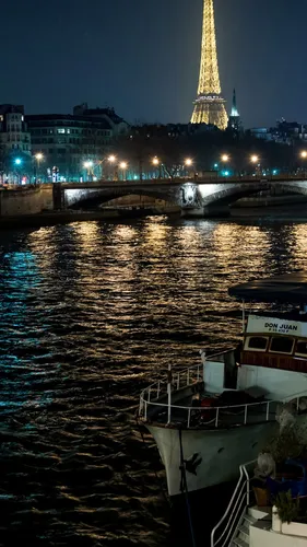 Франция Обои на телефон лодка в воде с башней на заднем плане