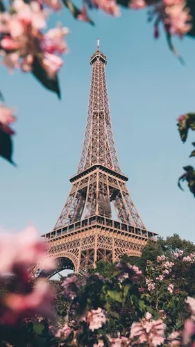 Франция Обои на телефон высокая металлическая башня с Эйфелевой башней на заднем плане