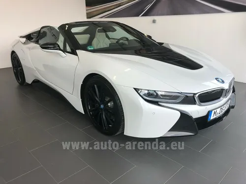 Bmw I8 Обои на телефон белый автомобиль, припаркованный в шоу-руме