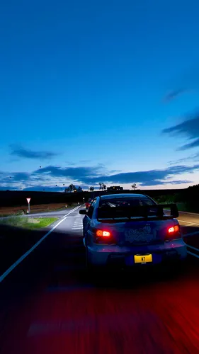 Subaru Impreza Обои на телефон автомобиль на дороге ночью