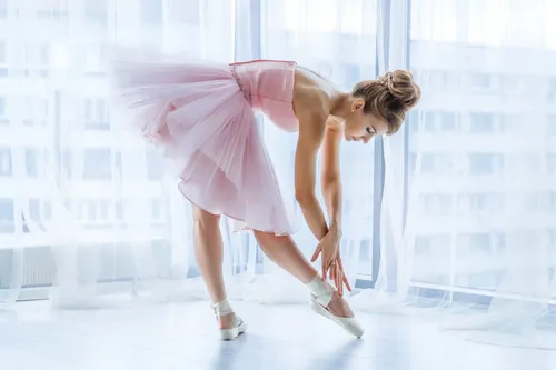 Балерина Обои на телефон женщина в розовом платье