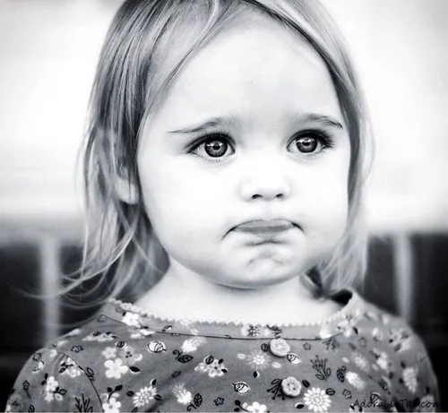 Девочек Фото молодая девушка в цветочной рубашке