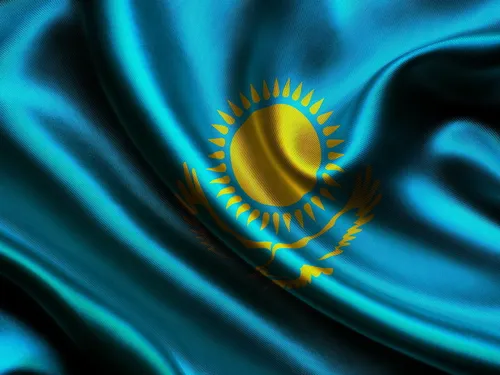 Казахстан Обои на телефон желтая змея на синей ткани