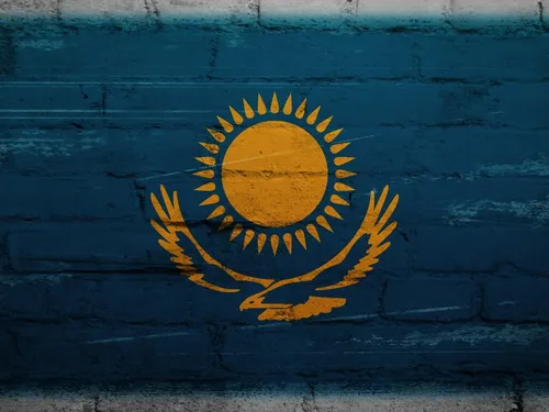Казахстан Обои на телефон окрашенная стена с желтым символом