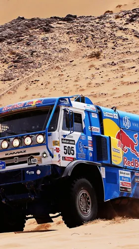 Камаз Обои на телефон синий грузовик, проезжающий по пустыне