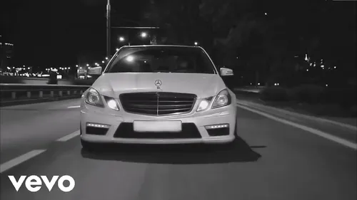 Каспийский Груз Обои на телефон белый автомобиль на дороге ночью
