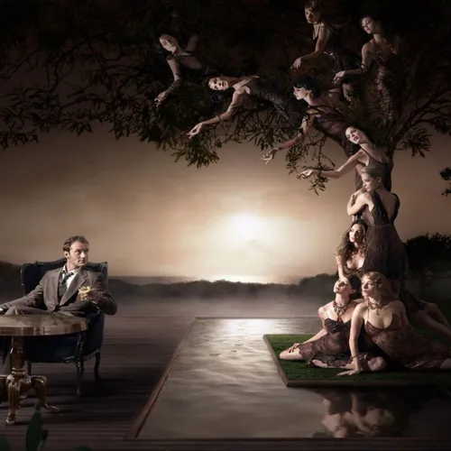 Джуд Лоу, Креативный Необычные Обои на телефон человек, сидящий на скамейке с группой статуй вокруг себя