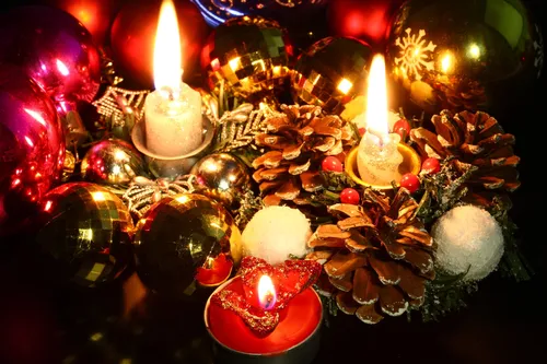 Новогодние В Хорошем Качестве Обои на телефон группа свечей