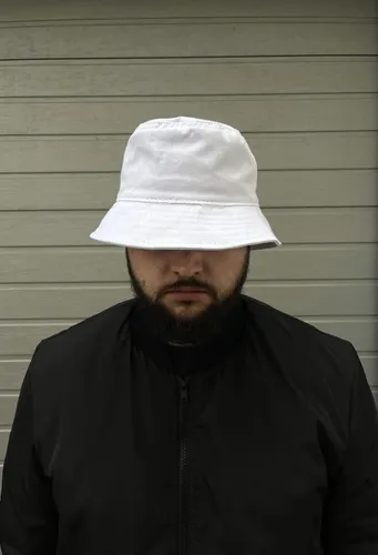 Парней Фото мужчина в белой шляпе