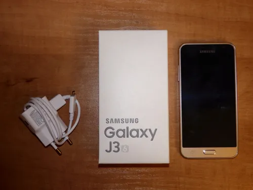 Samsung Galaxy J3 2016 Обои на телефон фото на андроид