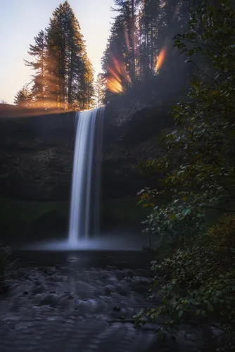 Водопад Горы Обои на телефон водопад с деревьями вокруг него