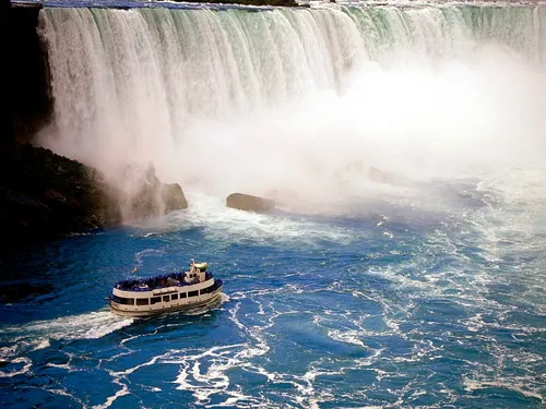 Водопад Горы Обои на телефон лодка в воде