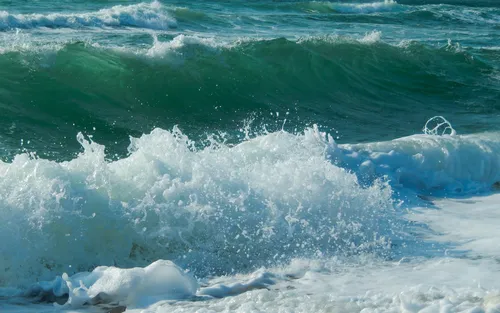 Волна Обои на телефон волны разбиваются на пляже