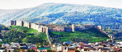 Дагестан Обои на телефон город на холме