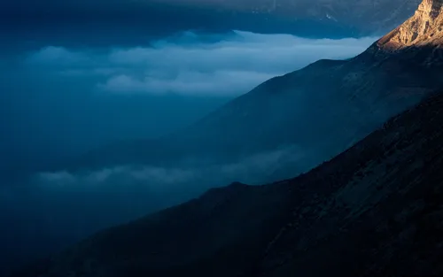 Дагестан Обои на телефон горный хребет с облаками