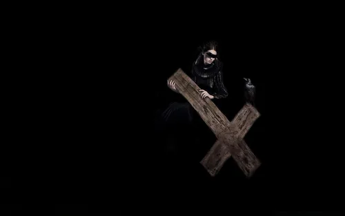 Кристи Ане, Крест Обои на телефон человек в маске с деревянным крестом