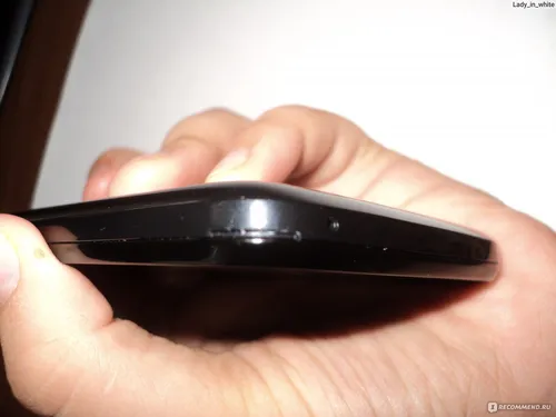 Леново А328 Обои на телефон рука, держащая черную компьютерную мышь