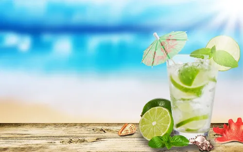 Лето Hd Обои на телефон стакан воды с листом и ломтиком лайма на пляже