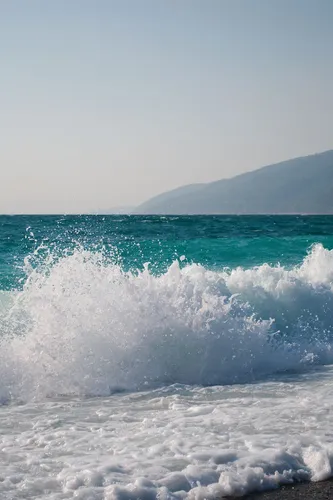 Морские Камни Обои на телефон волны разбиваются на пляже