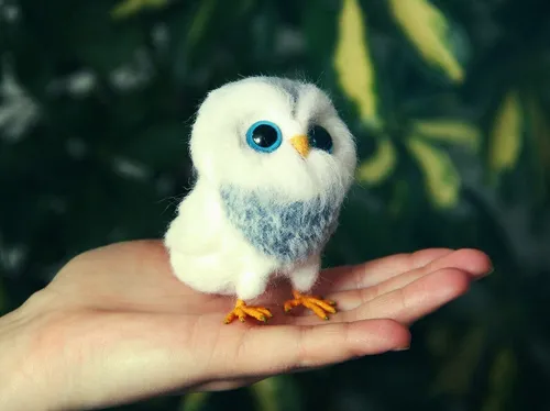 Милые Фото маленькая птичка на руке человека