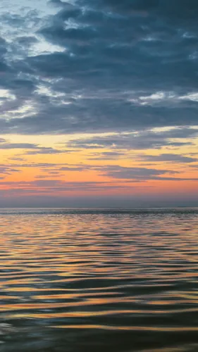 Природа Море Обои на телефон закат над водоемом