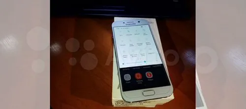 Самсунг А5 2017 Обои на телефон белый сотовый телефон