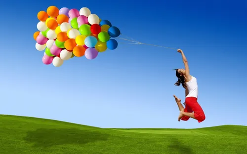 Счастье Обои на телефон человек прыгает в воздухе с воздушными шарами