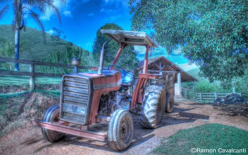 Трактора Обои на телефон трактор, припаркованный на грунтовой дороге