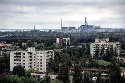 Чернобыль Обои на телефон город со множеством зданий
