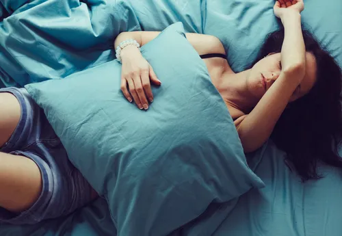 Кристин Венцель, Сыпь При Онкологии Фото женщина, лежащая на кровати