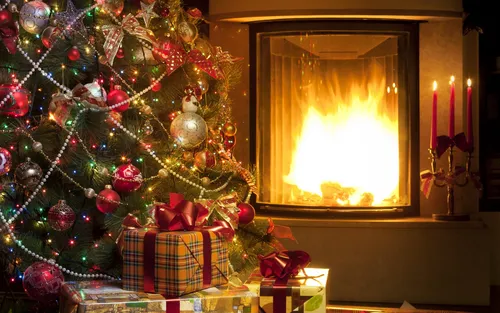 Новогодние Фото рождественская елка с подарками под ней