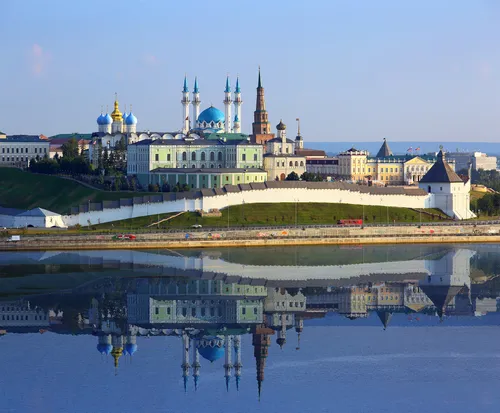 Казань Фото водоем с постройками вдоль него