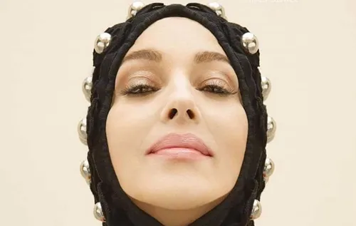 Моника Беллуччи Фото женщина в головном уборе
