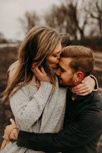 Пар Фото мужчина и женщина целуются