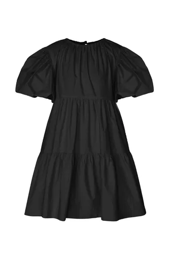 Черное Фото черное платье на белом фоне