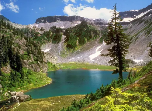 Красивые Природы Фото озеро в окружении гор