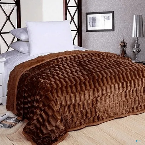 Норка Фото кровать с белым постельным бельем