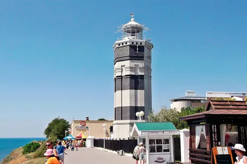 Анапа Фото высокая белая башня