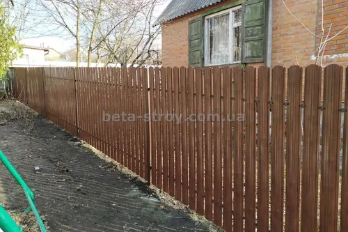 Заборы Фото деревянный забор перед домом