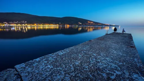 Кабардинка Фото водоем с городом на заднем плане