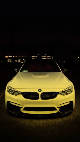 Машины Обои на телефон белый автомобиль, припаркованный на улице ночью