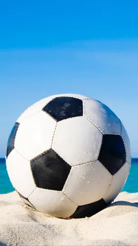 Футбол Обои на телефон футбольный мяч на пляже